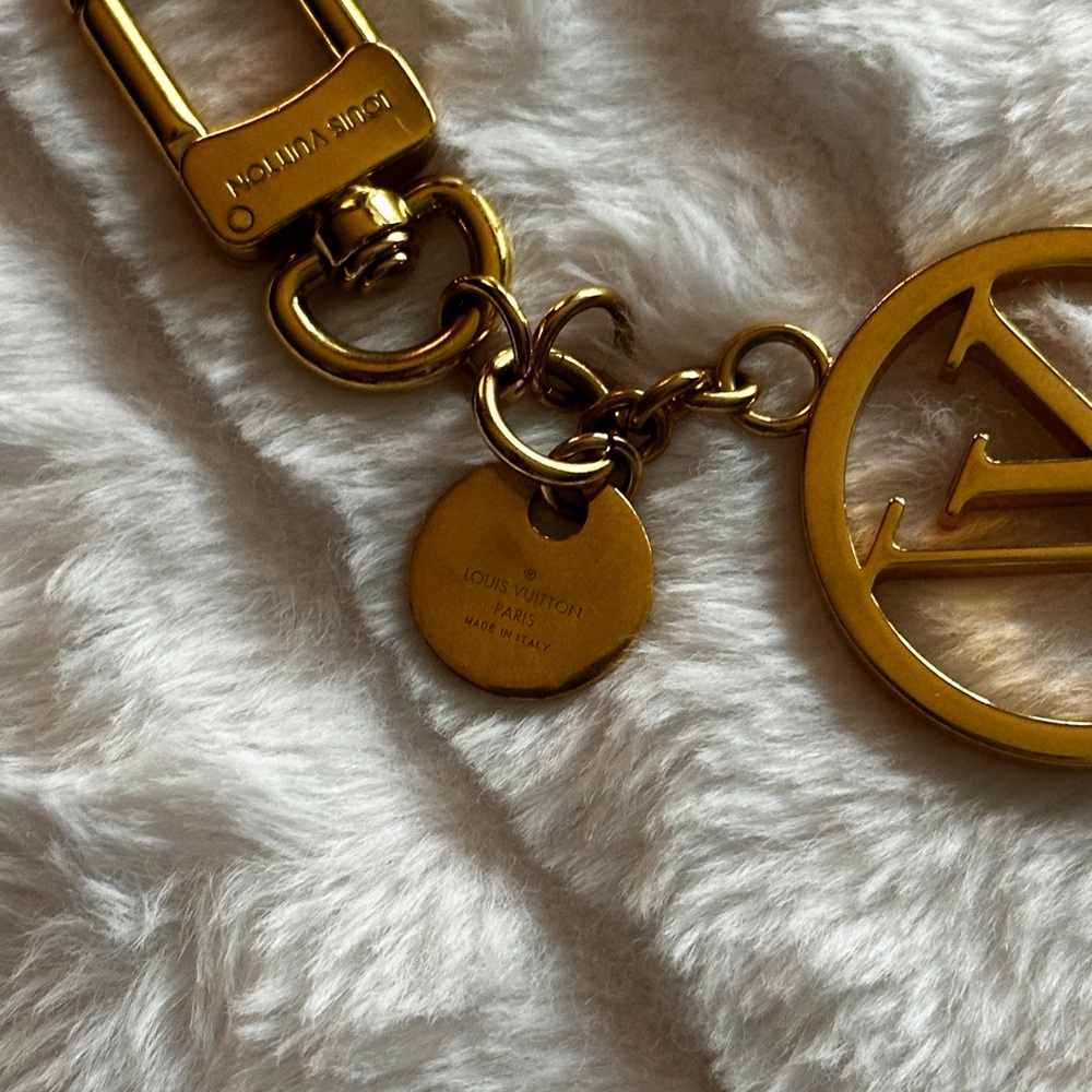 Louis Vuitton LV Circle Key Holder & Bag Charm - Picture 5 of 6